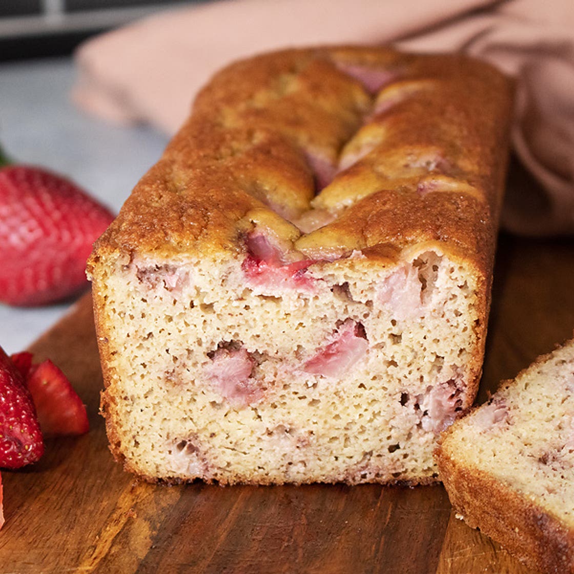 Keto Strawberry Cake