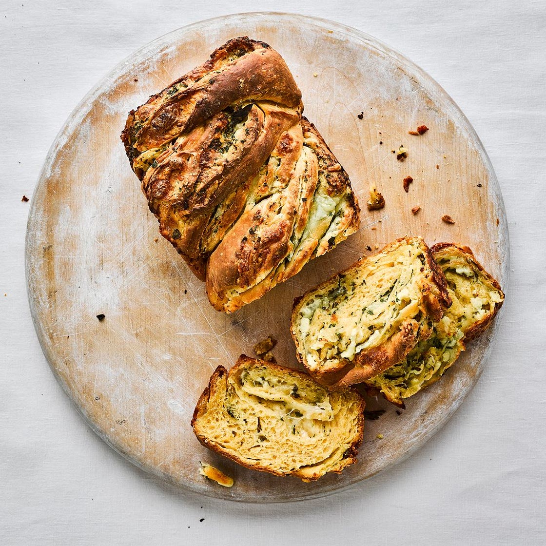 Cheesy garlic bread babka
