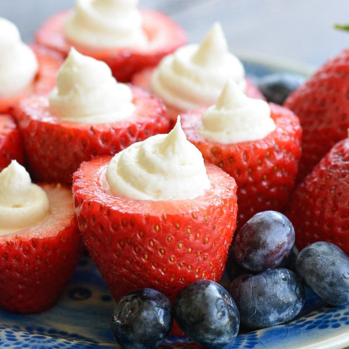 Cheesecake Stuffed Strawberries (low carb + keto)