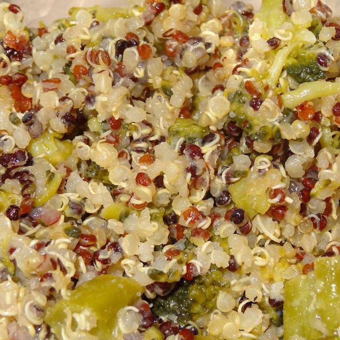 Cheesy Broccoli Quinoa