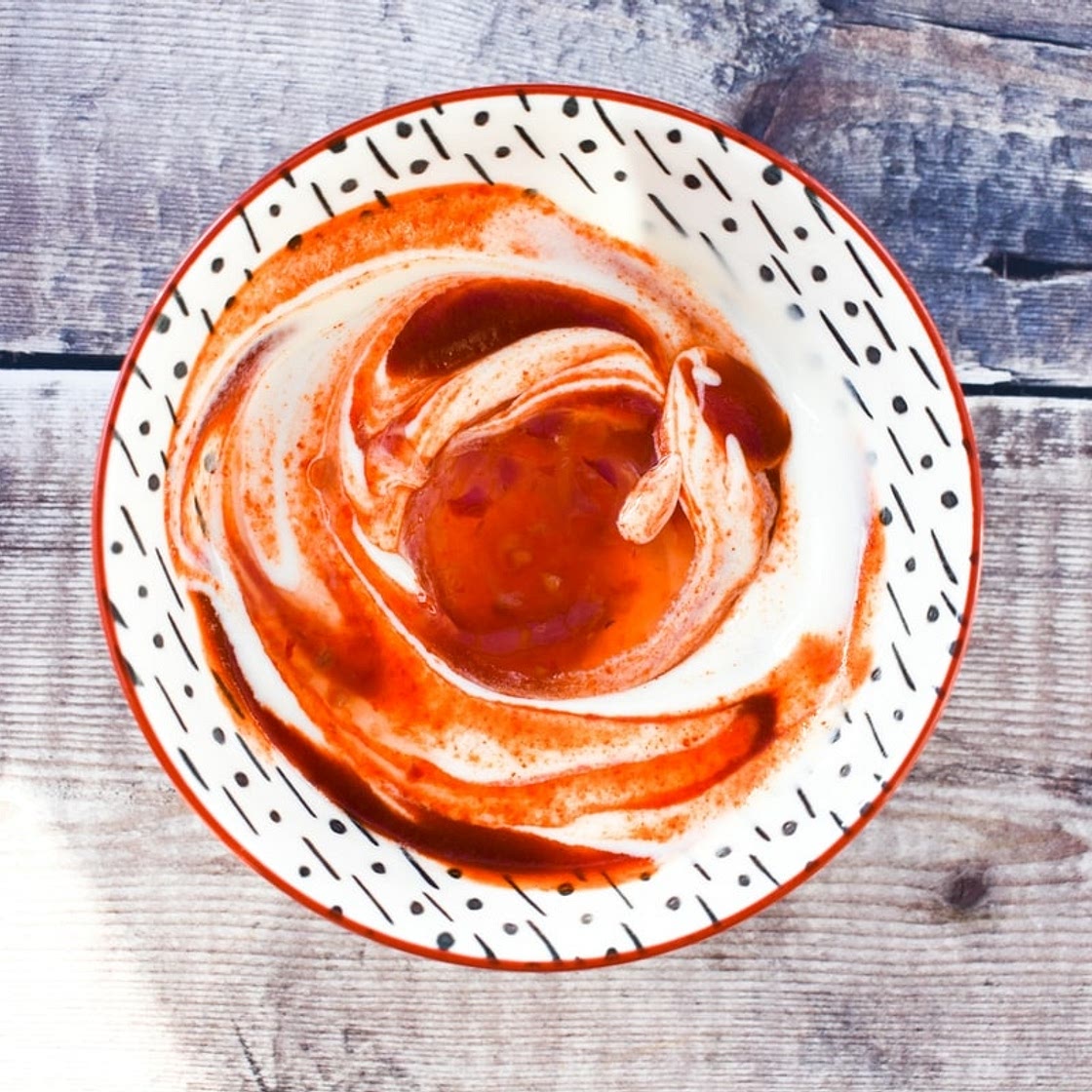 Creamy Vegan Sriracha Dip