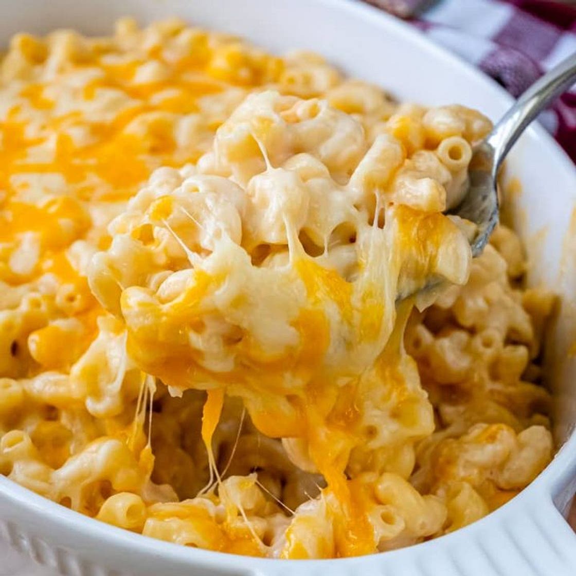 CREAMY BAKED MAC AND CHEESE