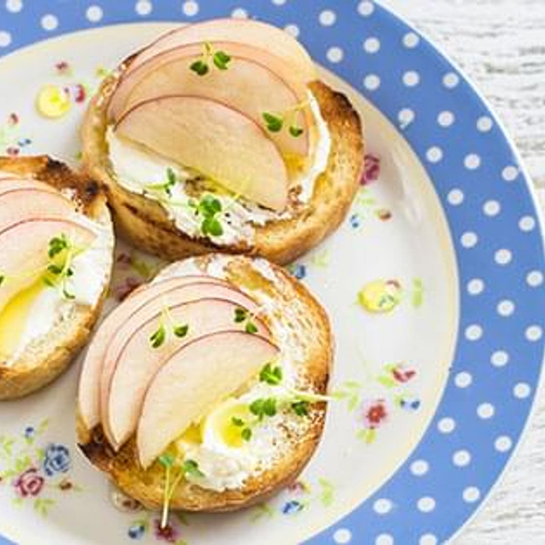 Apple Cheddar Crostini with Watercress