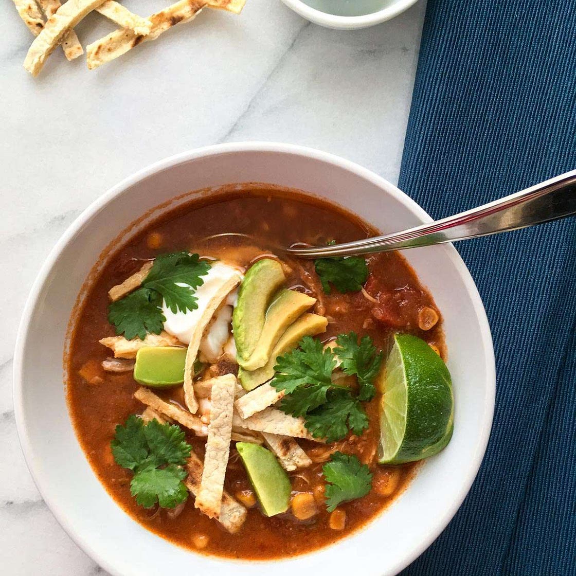 Soupe de tortillas au poulet ou aux haricots blancs