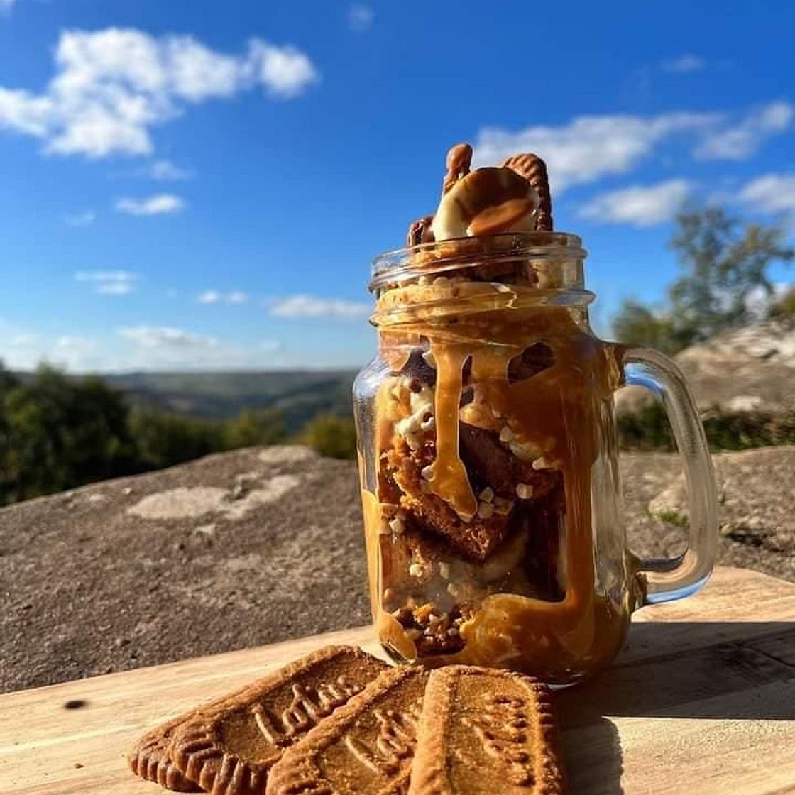 Biscoff & popcorn pudding jar