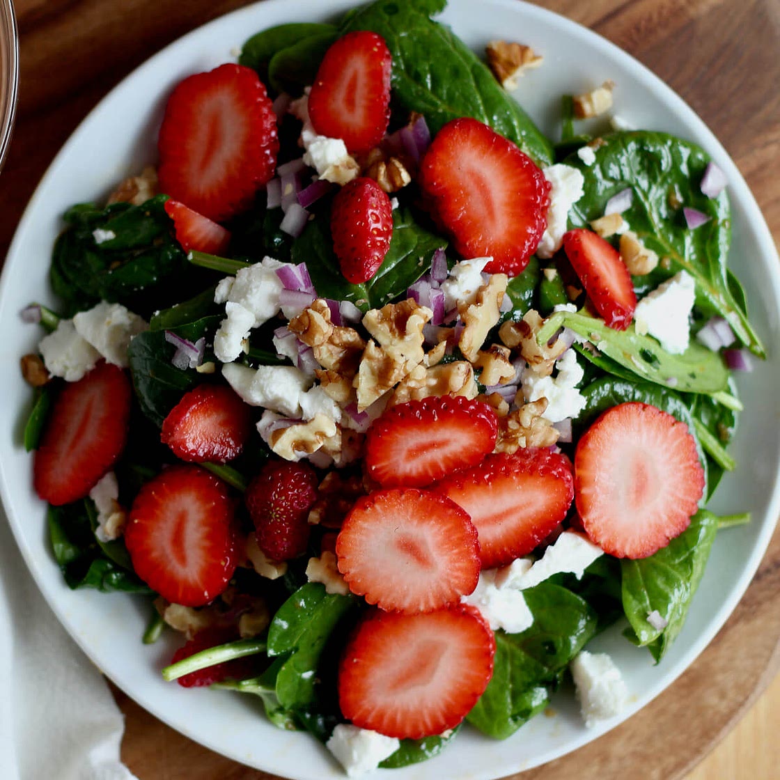 Strawberry Goat Cheese Walnut Salad