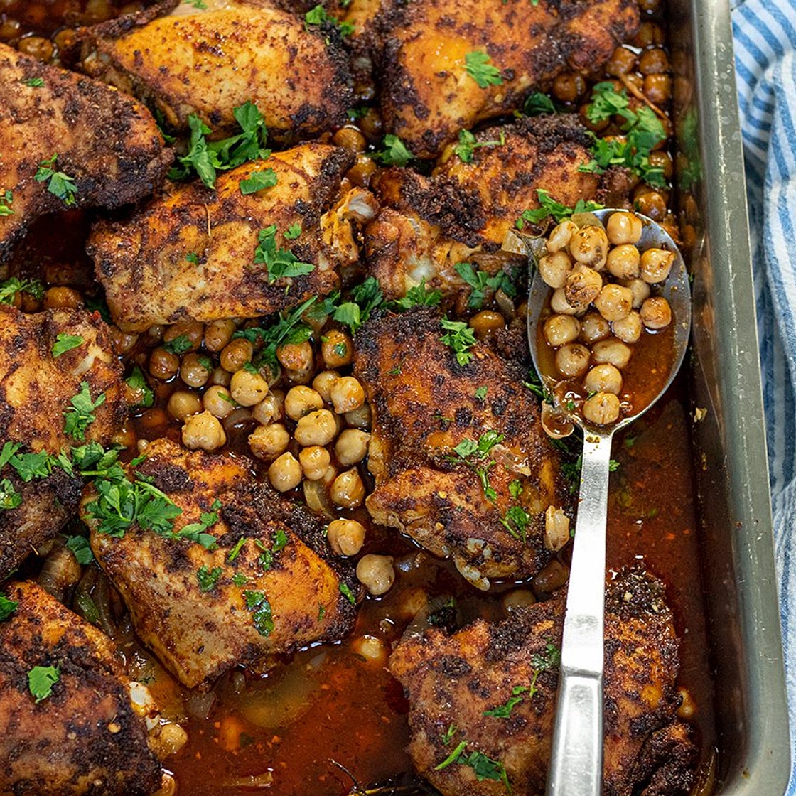 One Pan Roasted Chicken with Chickpeas: Greek Revithada me Kotopoulo sto Fourno