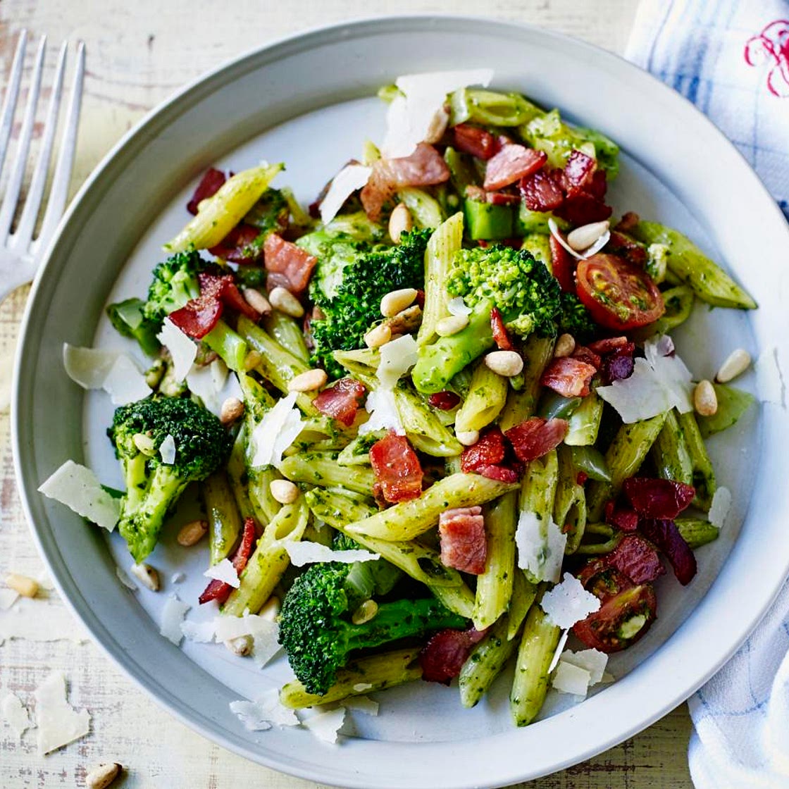 Express bacon and pesto pasta