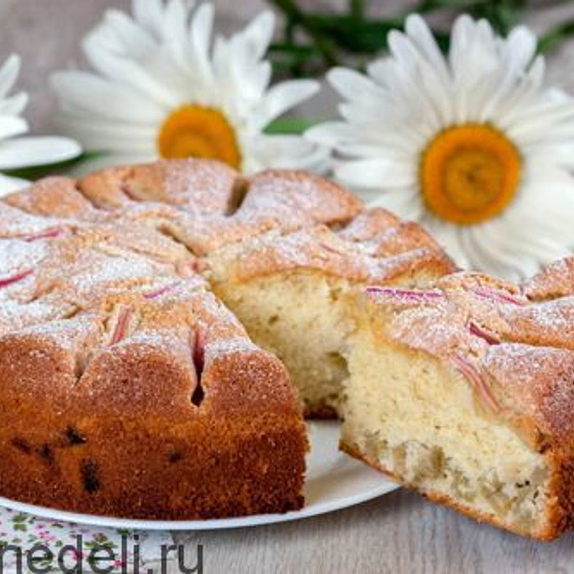 Шарлотка с ревенем