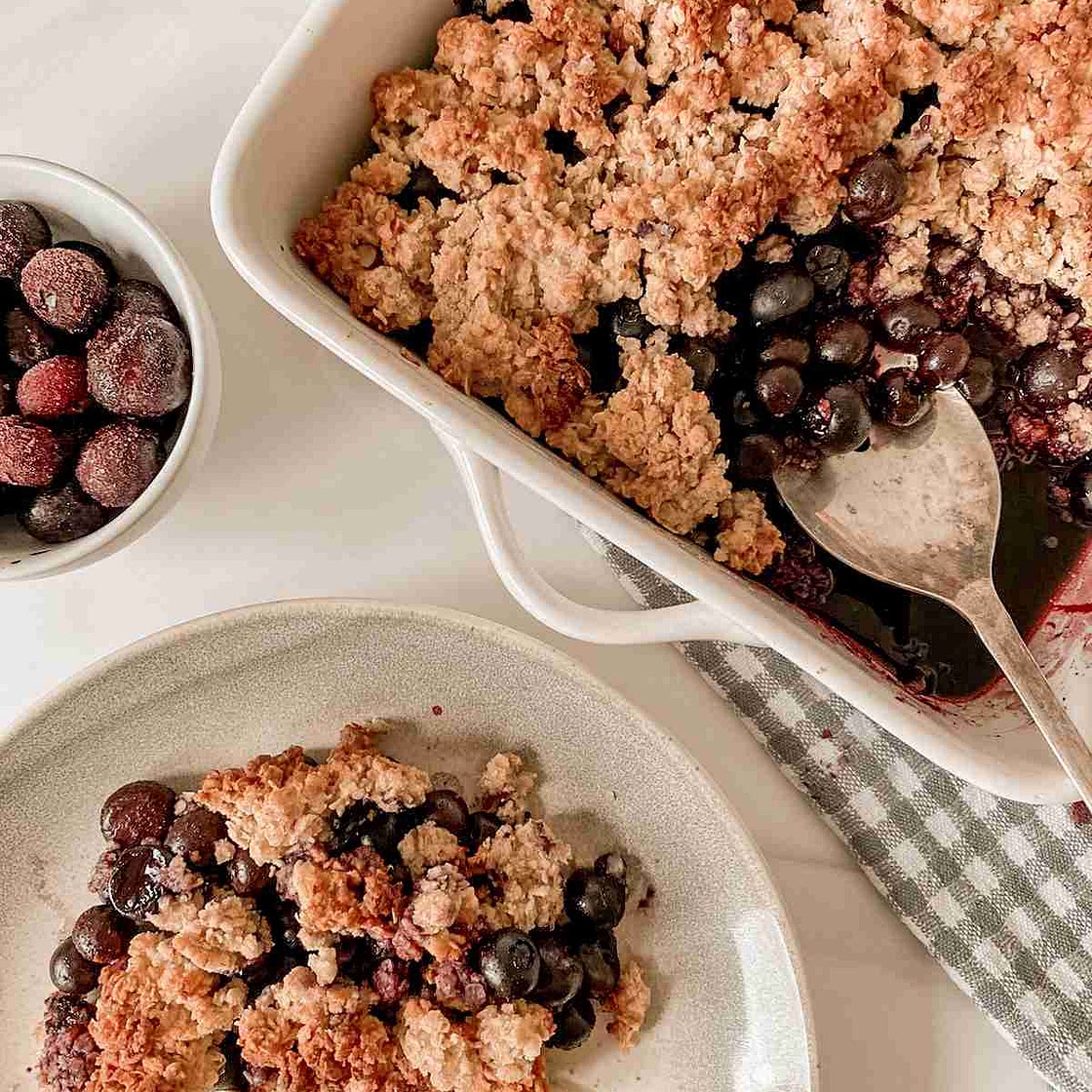 Healthy Blueberry Breakfast Crumble
