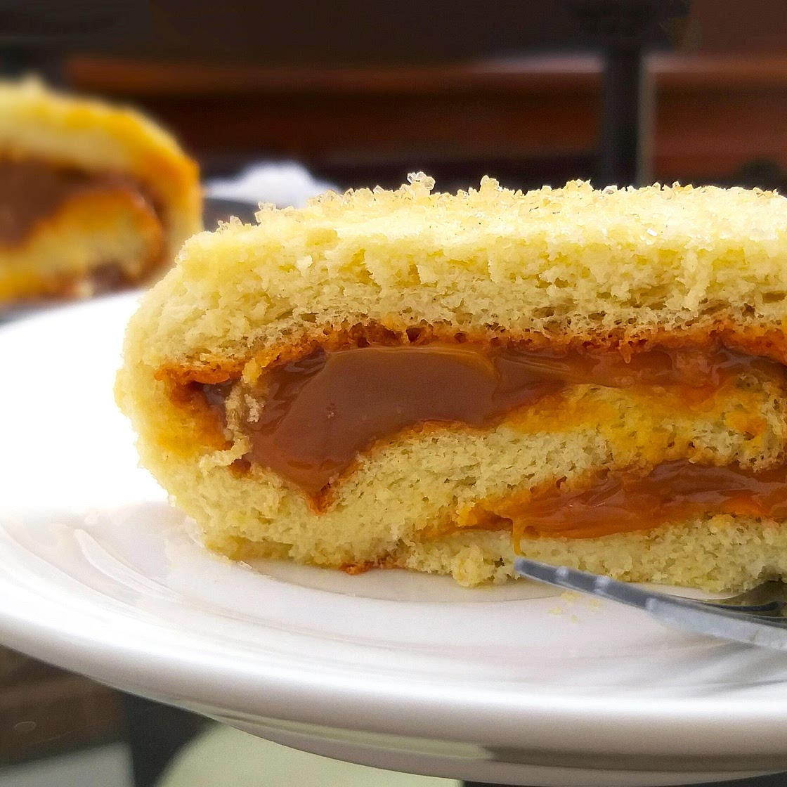 Receita de Rocambole de doce de leite fácil e prático