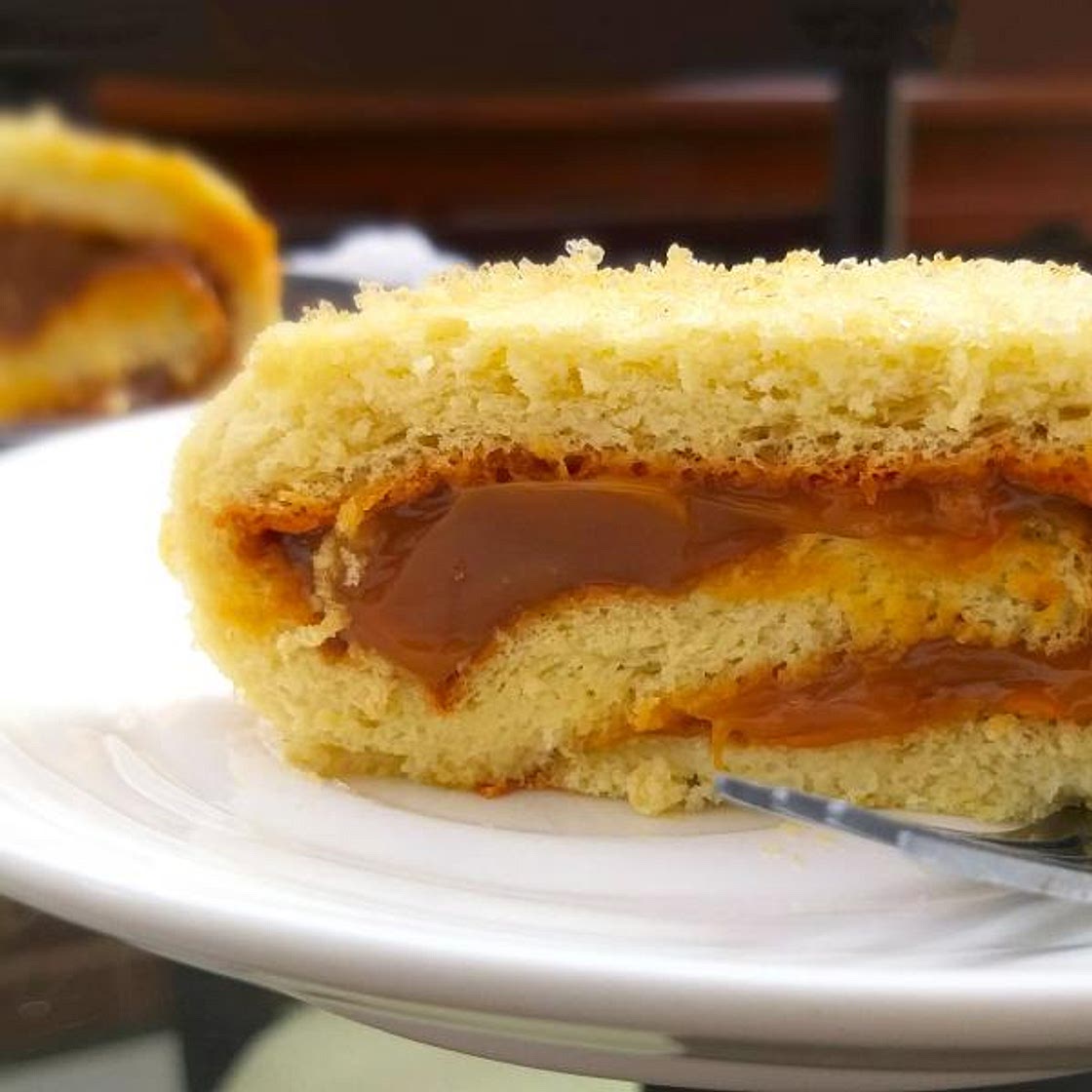 Receita de Rocambole de doce de leite fácil e prático