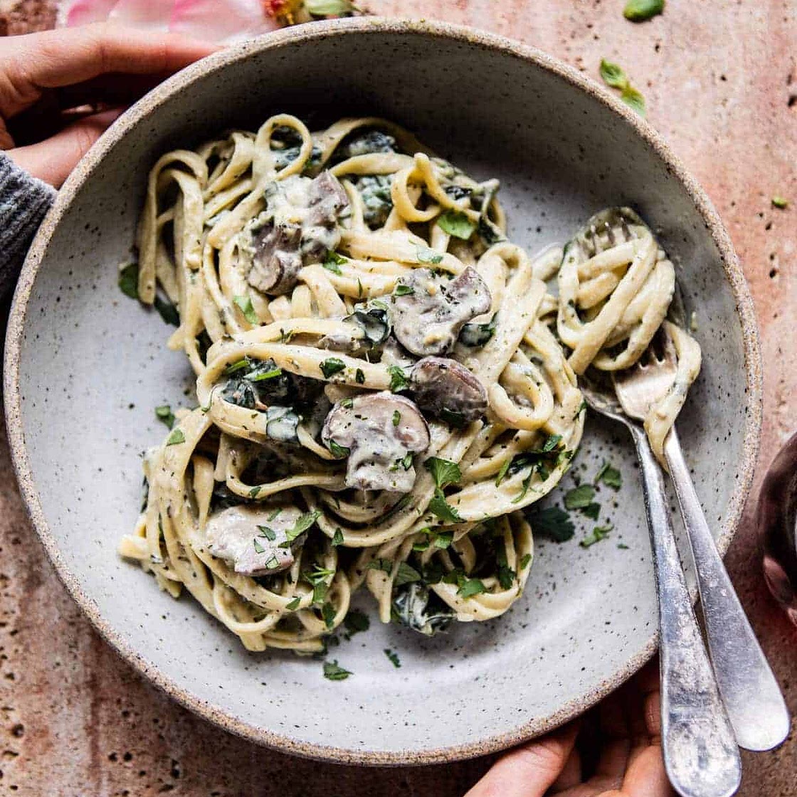 8 Ingredient Garlic Butter Mushroom and Goat Cheese Fettuccine