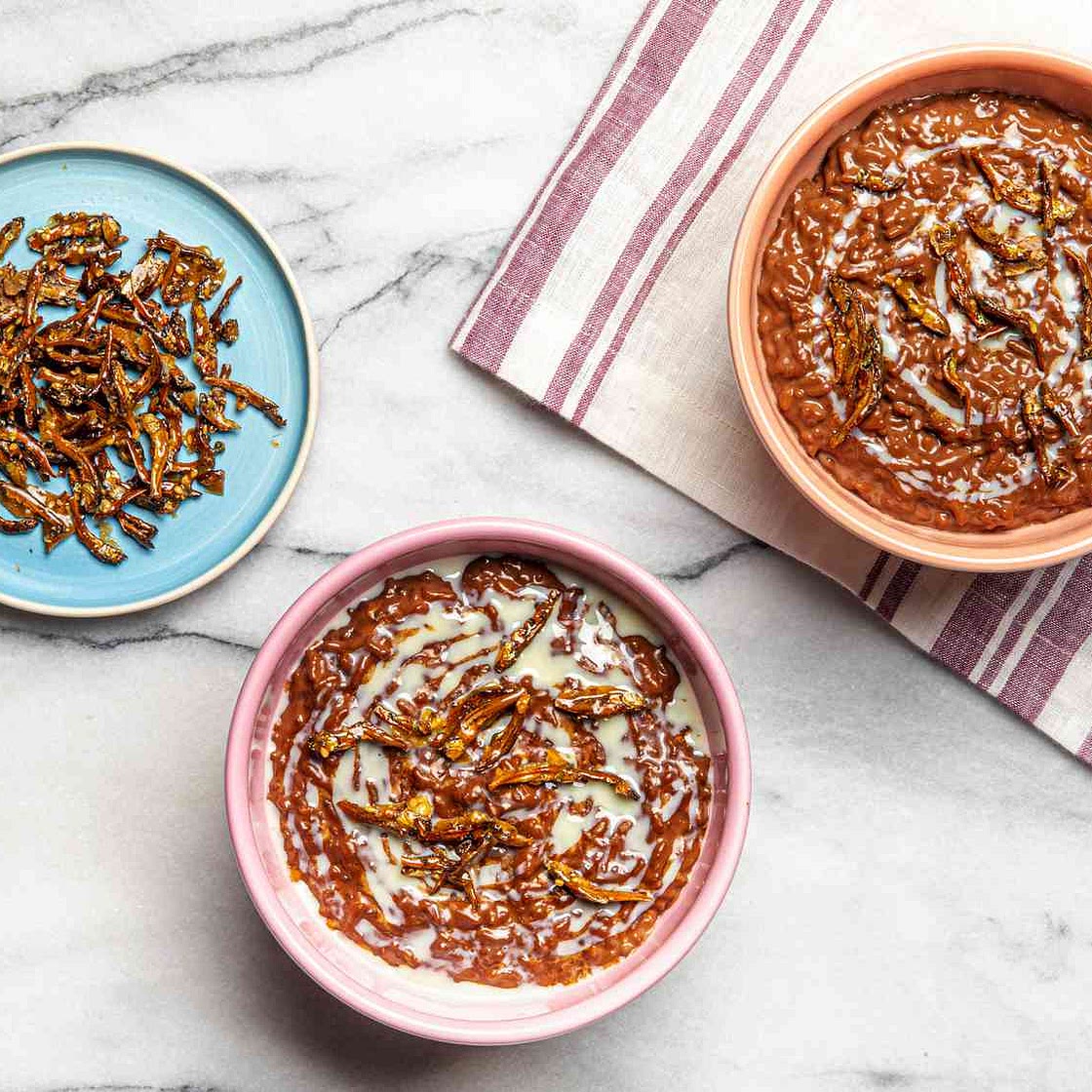 Champorado (Filipino Rice Porridge With Chocolate)