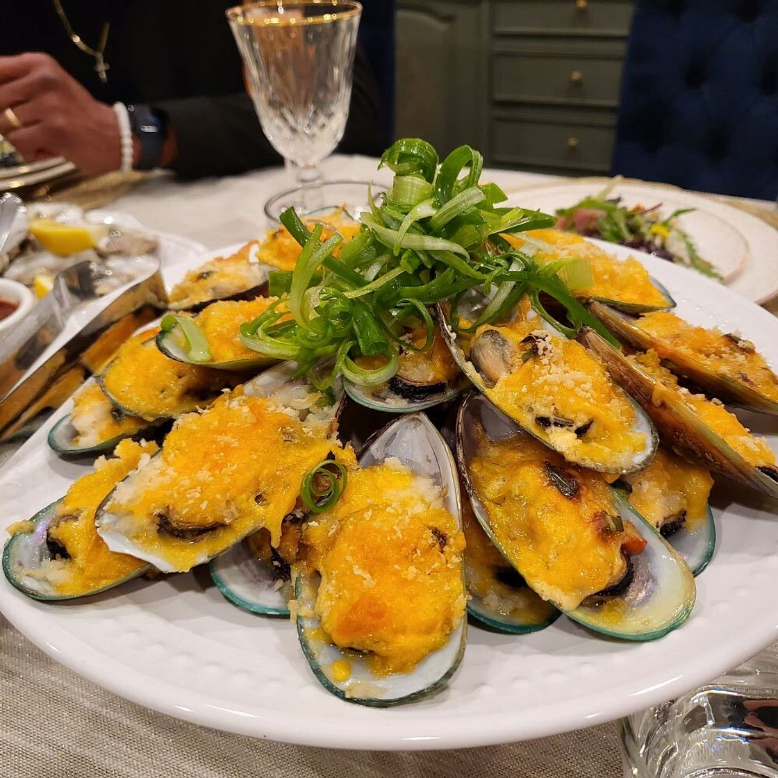 Cheesy Baked Mussels