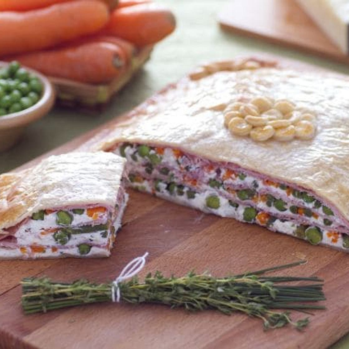 Sfogliata con cotto, ricotta e verdure