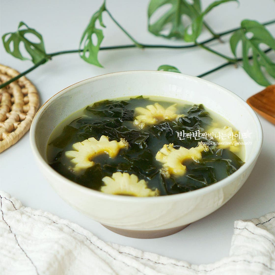 전복 미역국 끓이는 방법 고기없는 미역국 레시피 끓이기