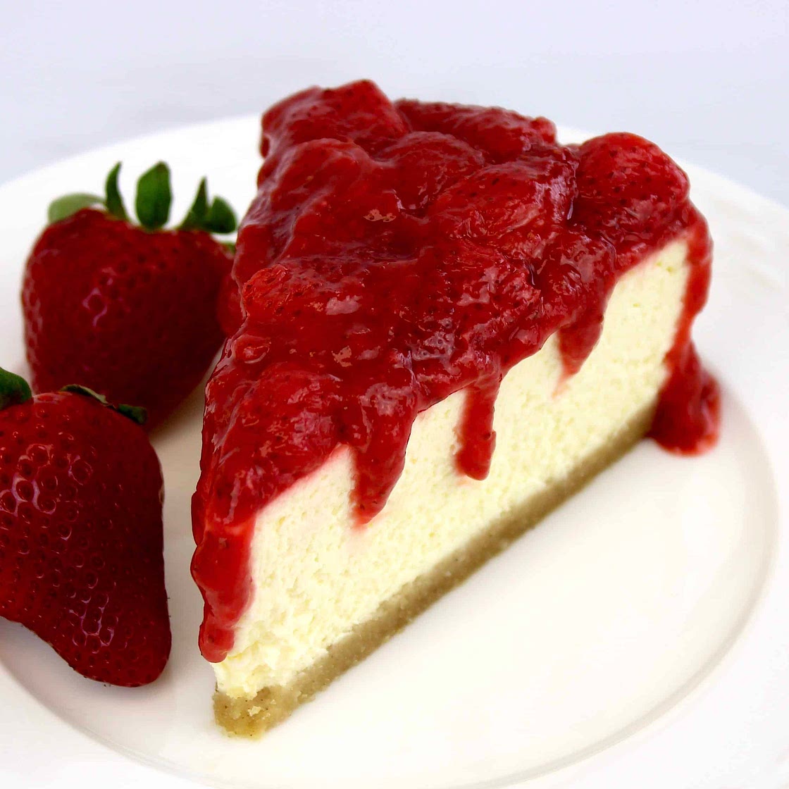 Keto Cheesecake with Strawberry Sauce