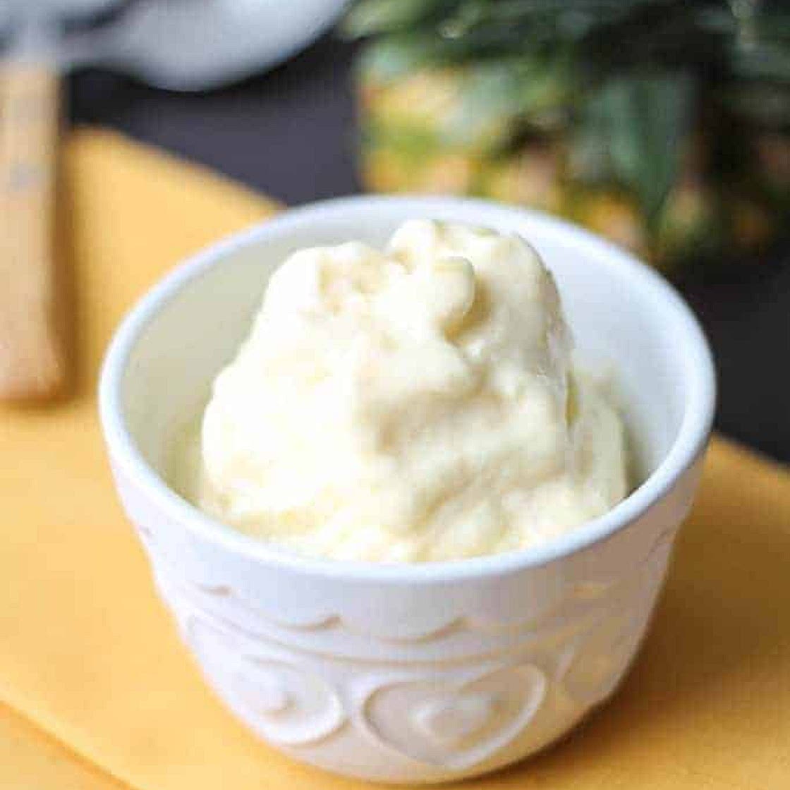 Homemade Frozen Yogurt with Pineapple