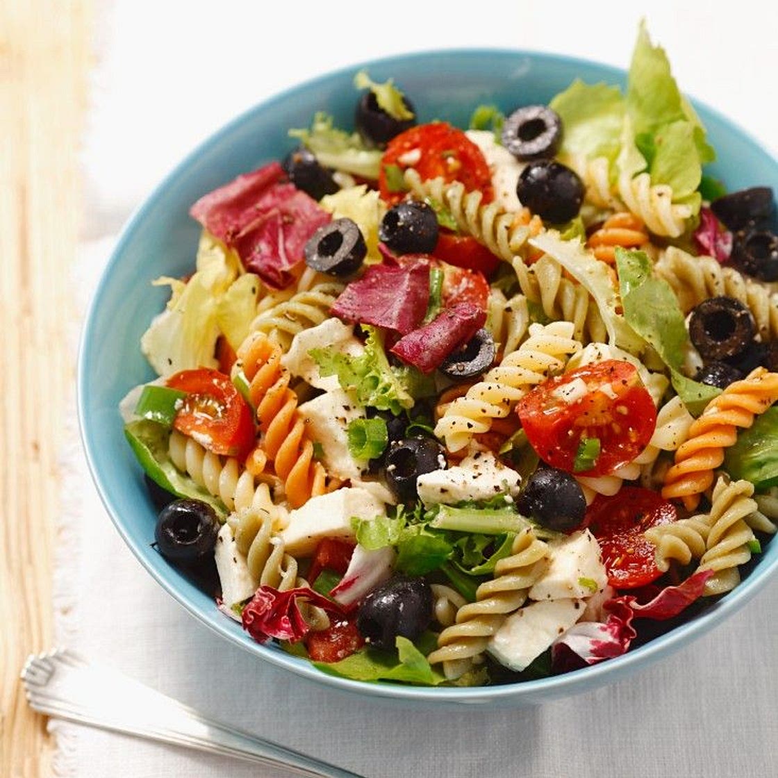 Mediterraner Nudelsalat
