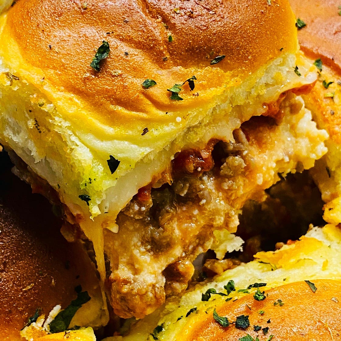 Cheesy Lasagna Sliders