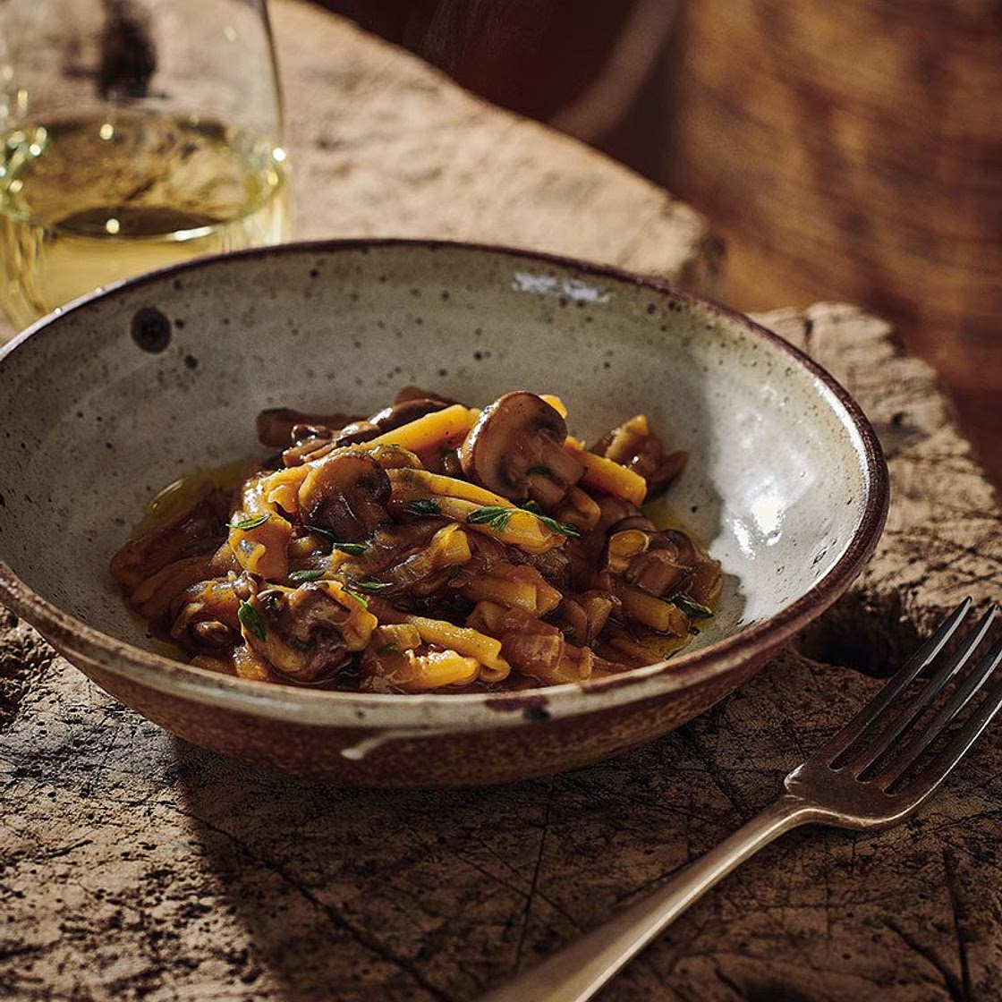 French Onion & Brown Button Mushroom Pasta