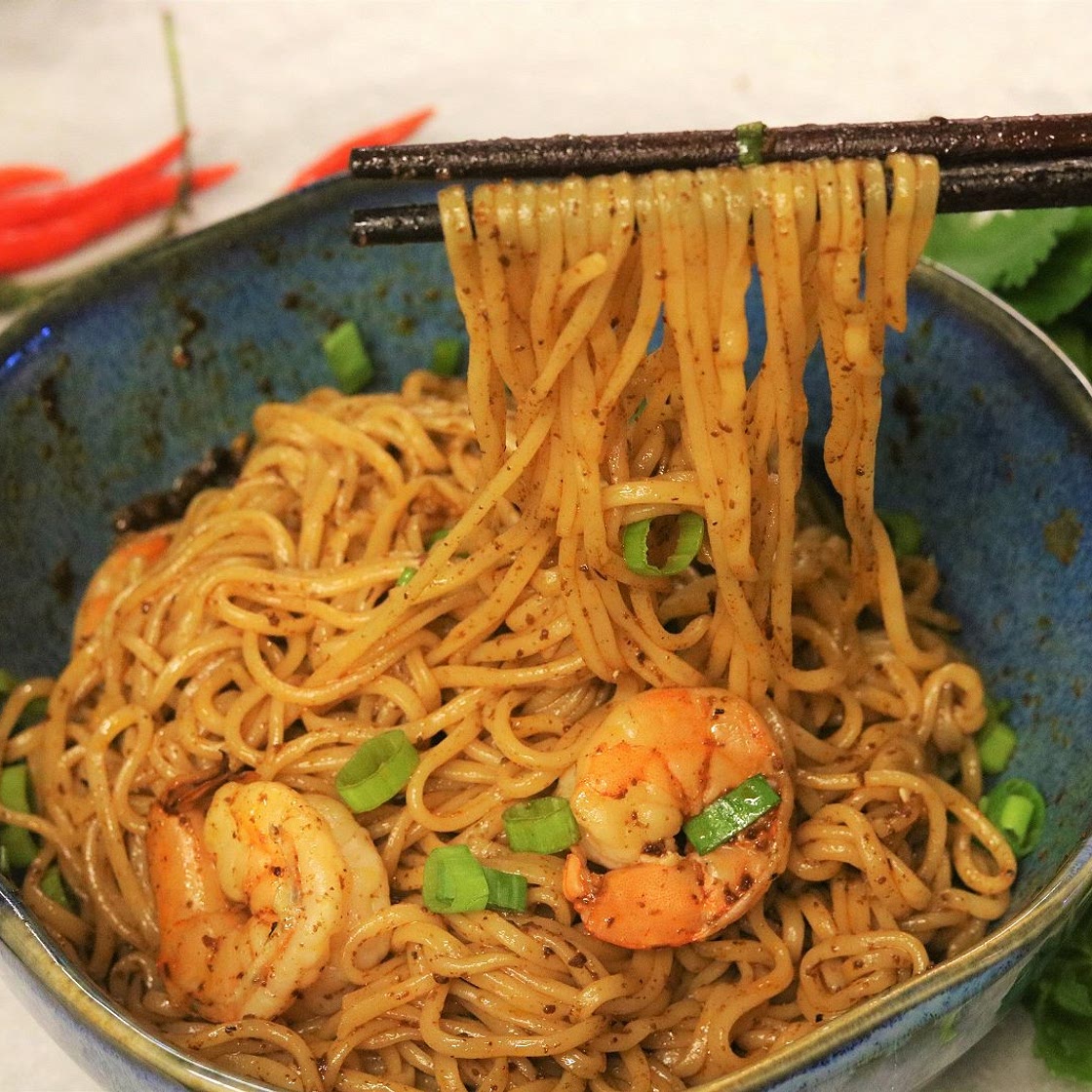 Easy Shrimp and Noodles Recipe (快手虾仁拌面)