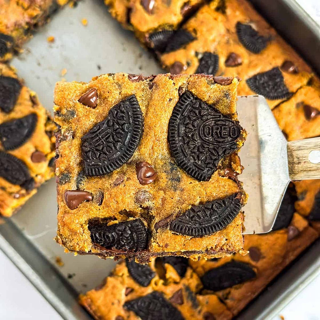 Pumpkin Oreo Chocolate Chip Bars