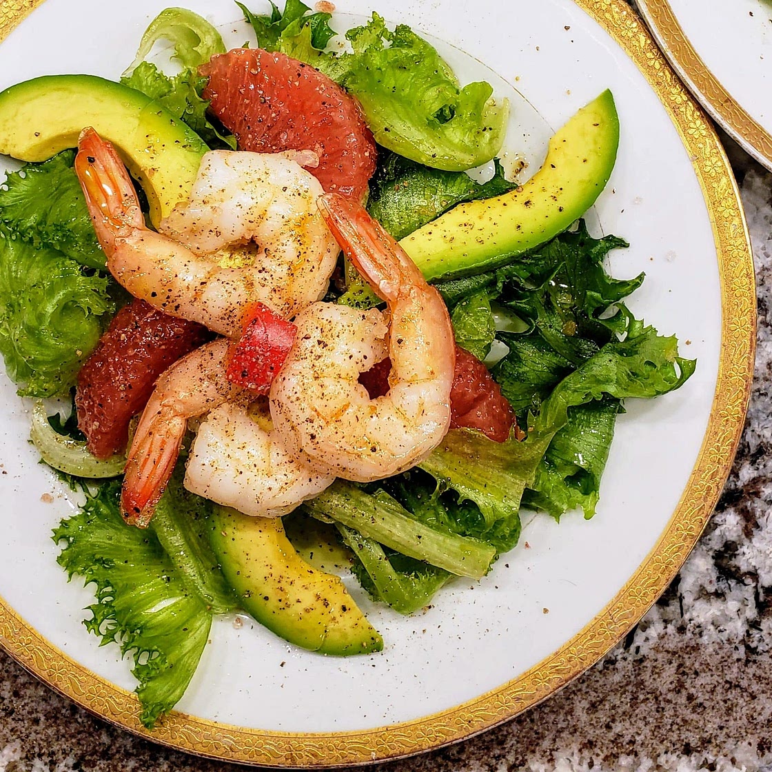 Lettuce and Shrimp Salad with Grapefruit and Avocado