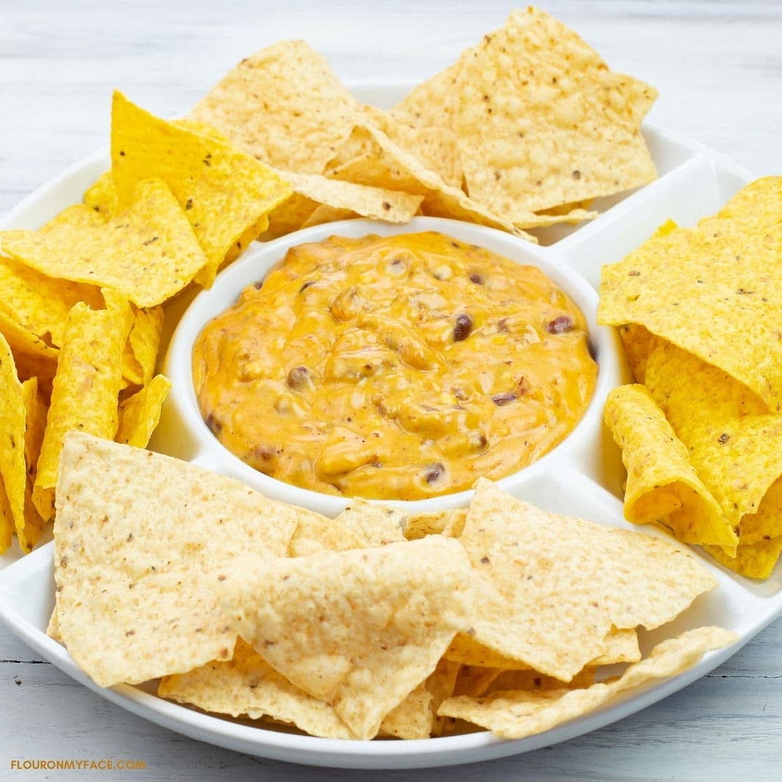 Easy Crock Pot Cheesy Chili Dip Recipe