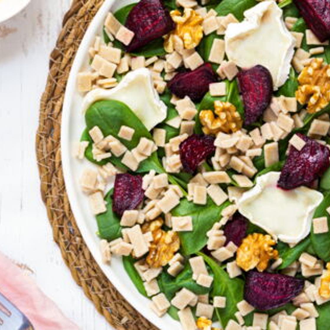 Salade de crozets aux betteraves, chèvre et noix
