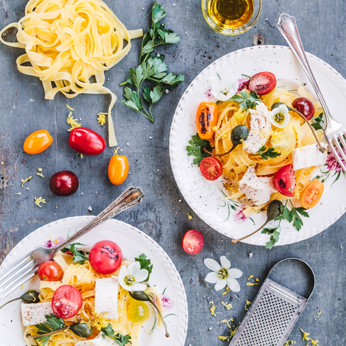 pâtes de maïs (sans gluten) au thon, aux câpres & aux tomates fraîches