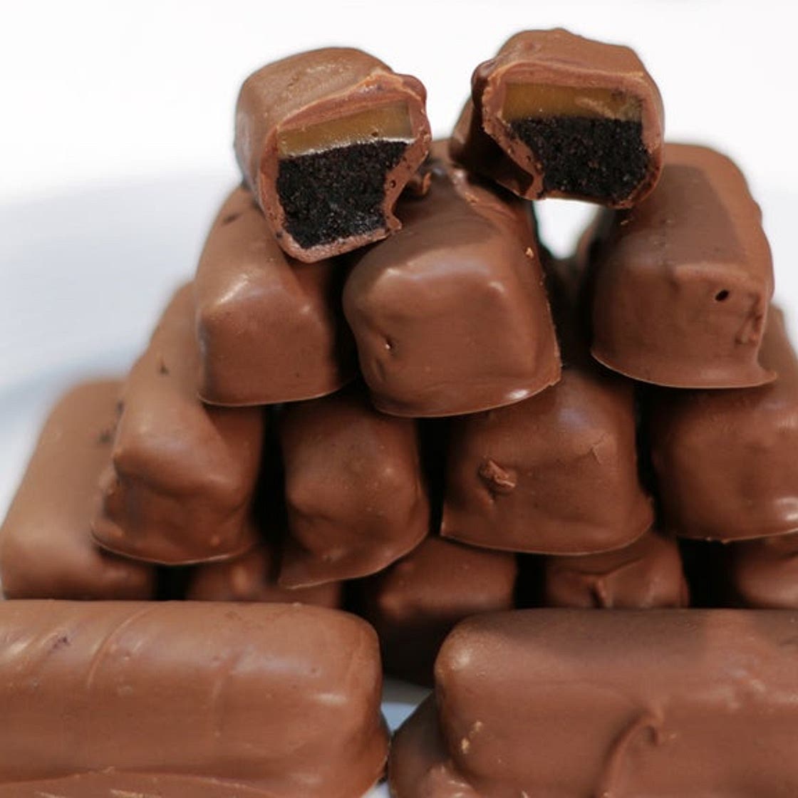 Oreo Twix Cookie Bars