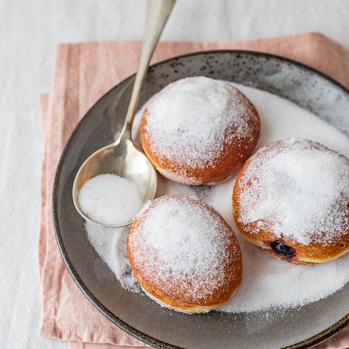 Tuscan bomboloni