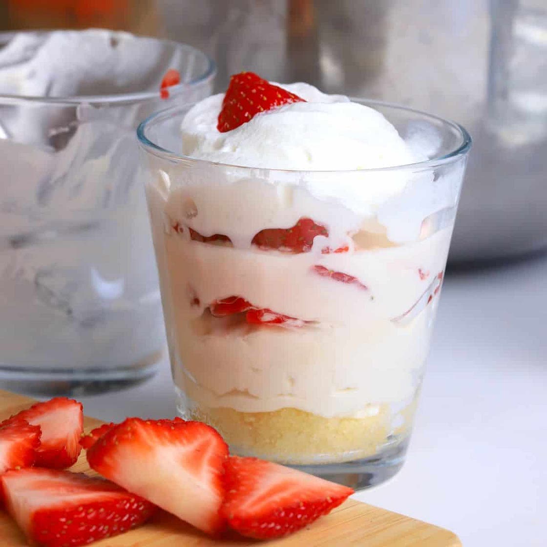 No Bake Low Carb Strawberry Cheesecake Cups
