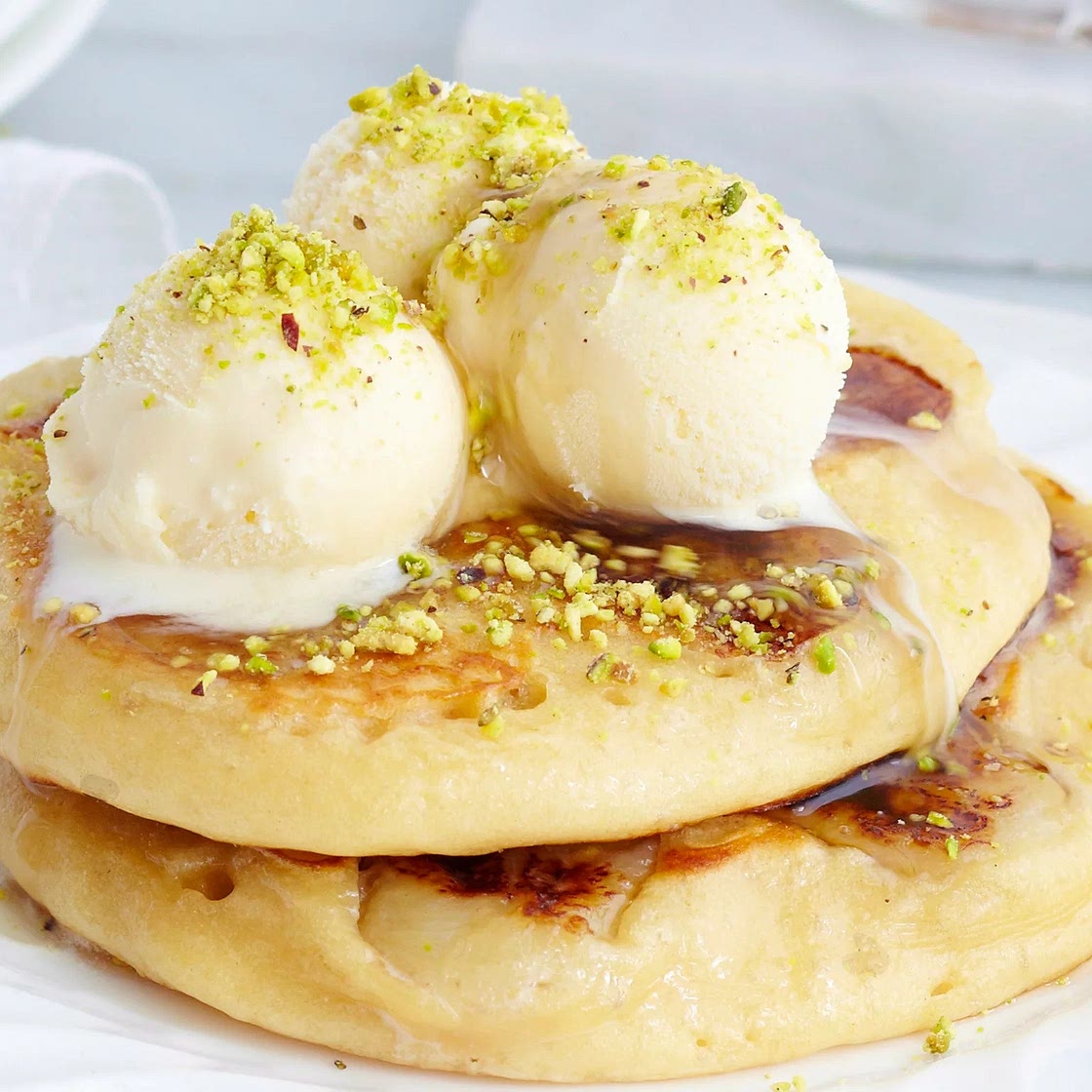 Banana pancakes with pistachio ice-cream