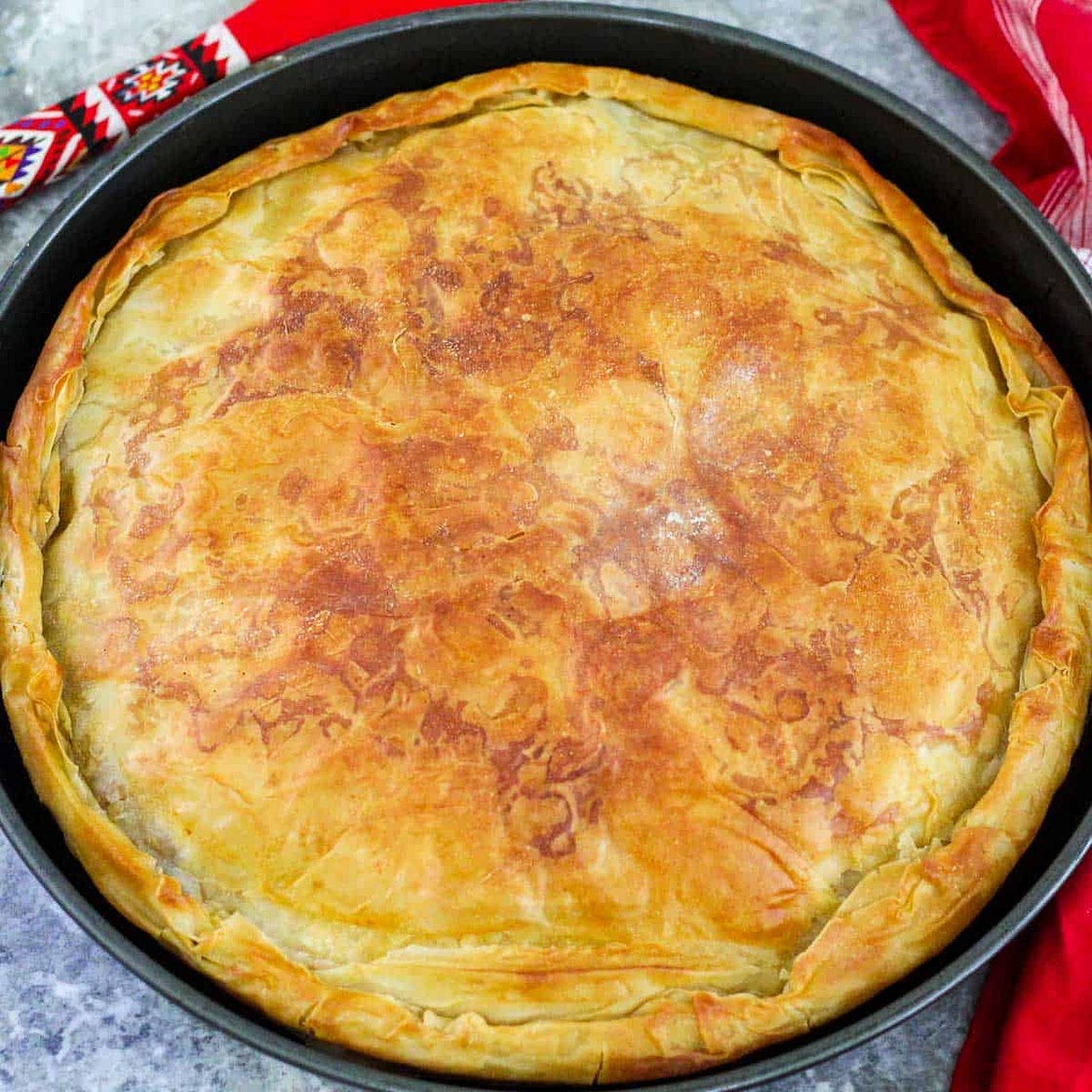 Albanian Phyllo Meat Pie (Byrek me Mish)