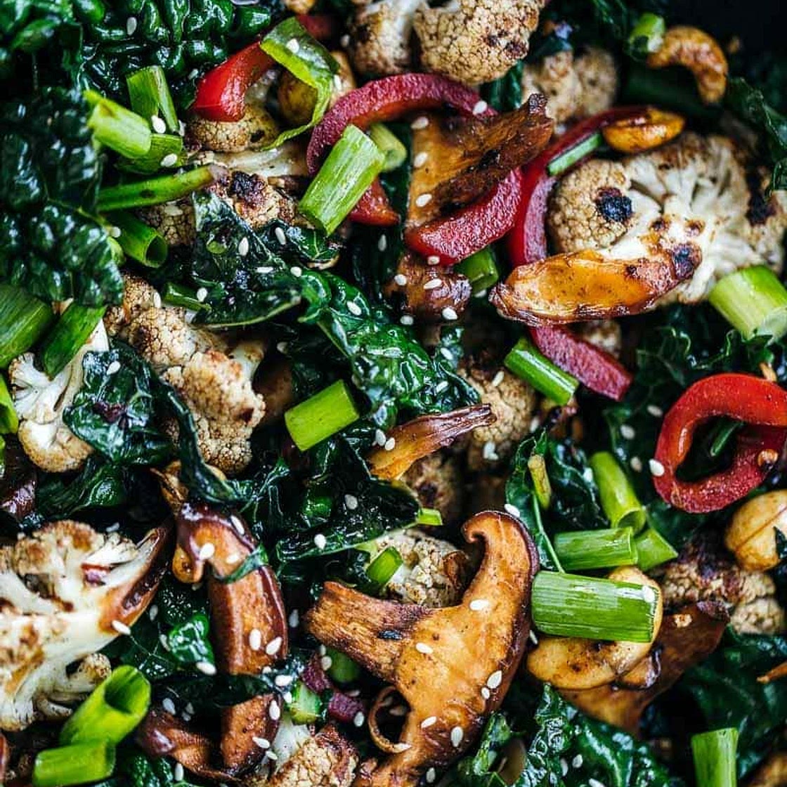 KALE MUSHROOM CASHEW STIR FRY