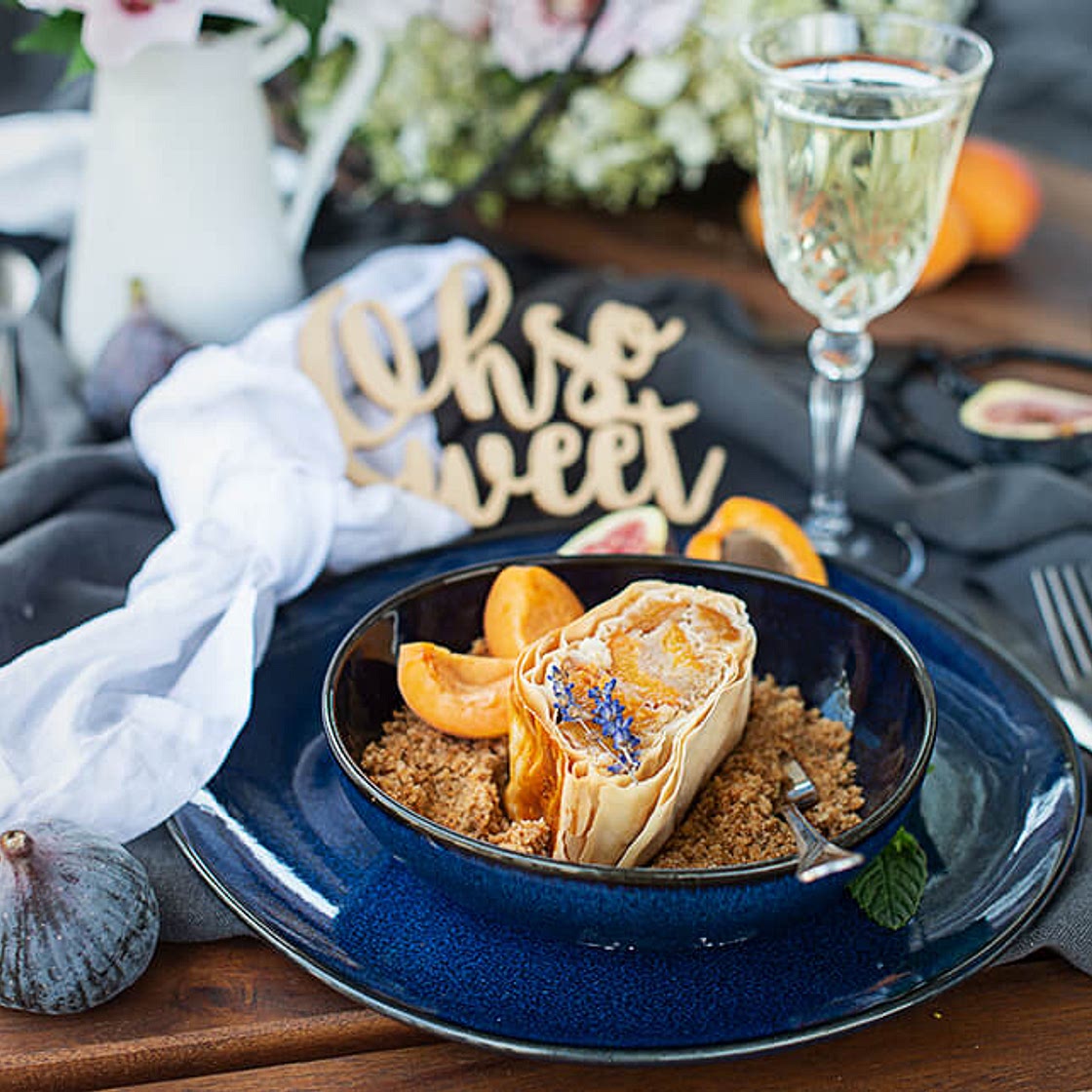 Saftiger Marillenstrudel