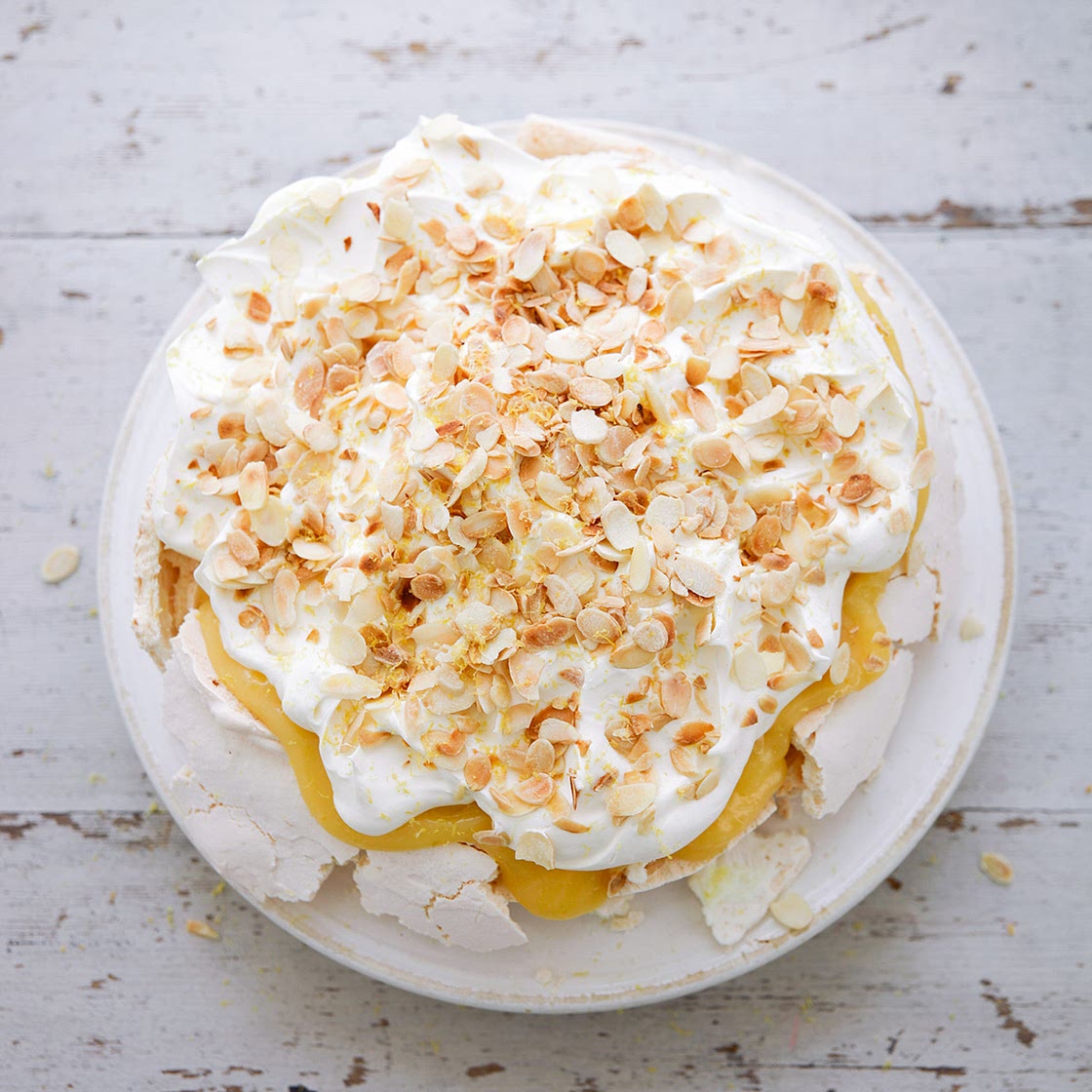 Lemon Pavlova