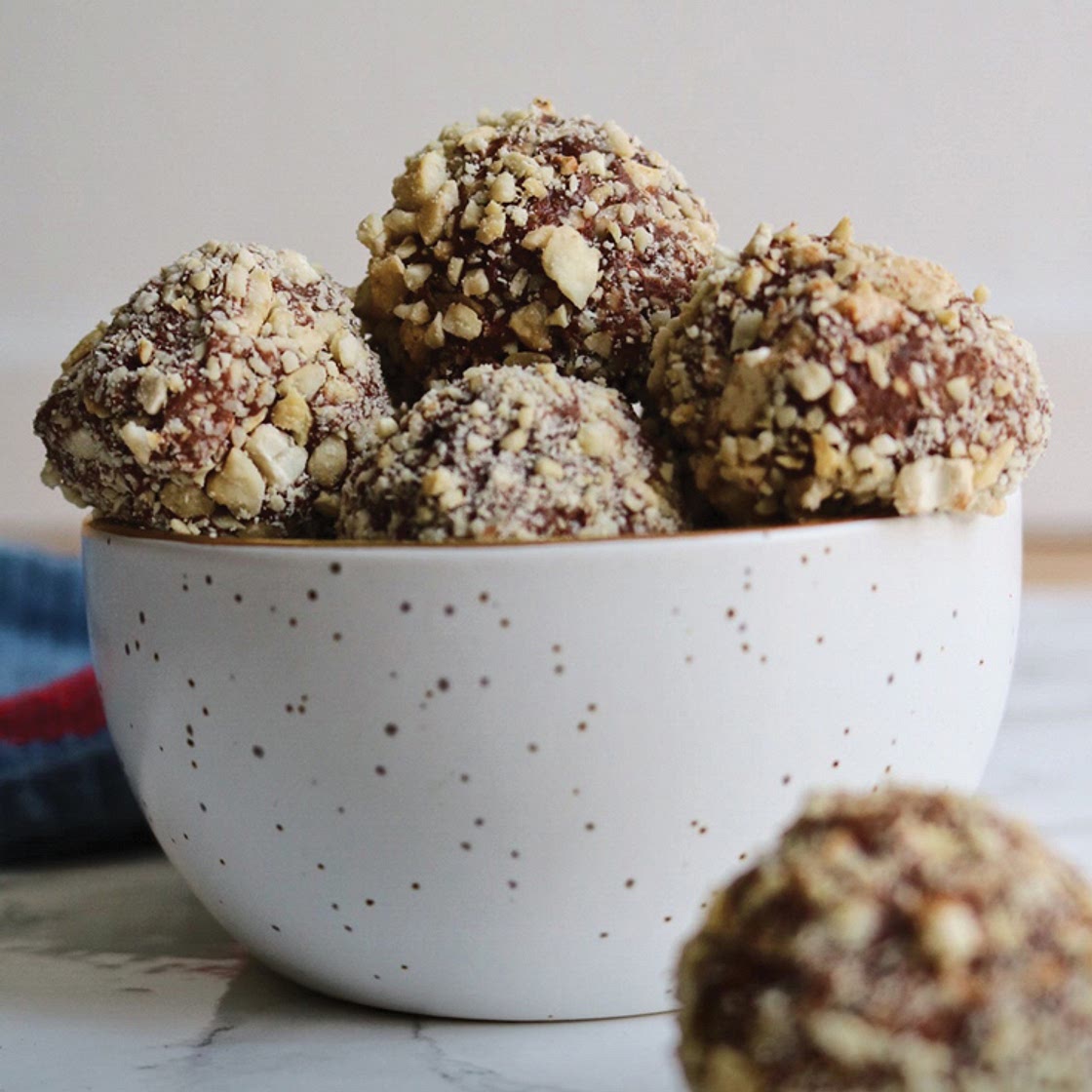 Keto Fat Bombs with Cacao and Cashew