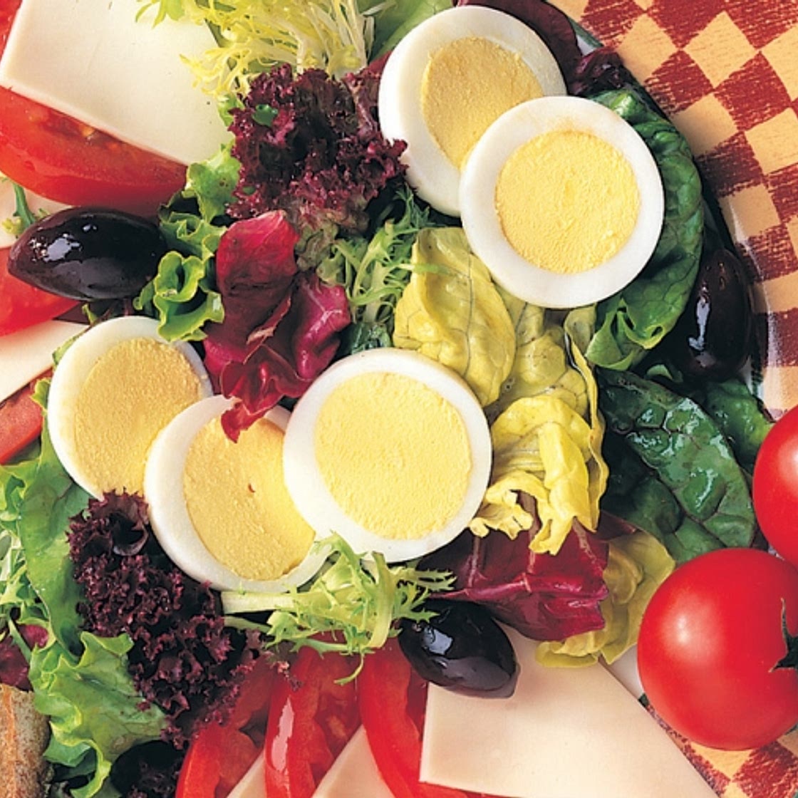 Egg, Tomato and Cheese Salad