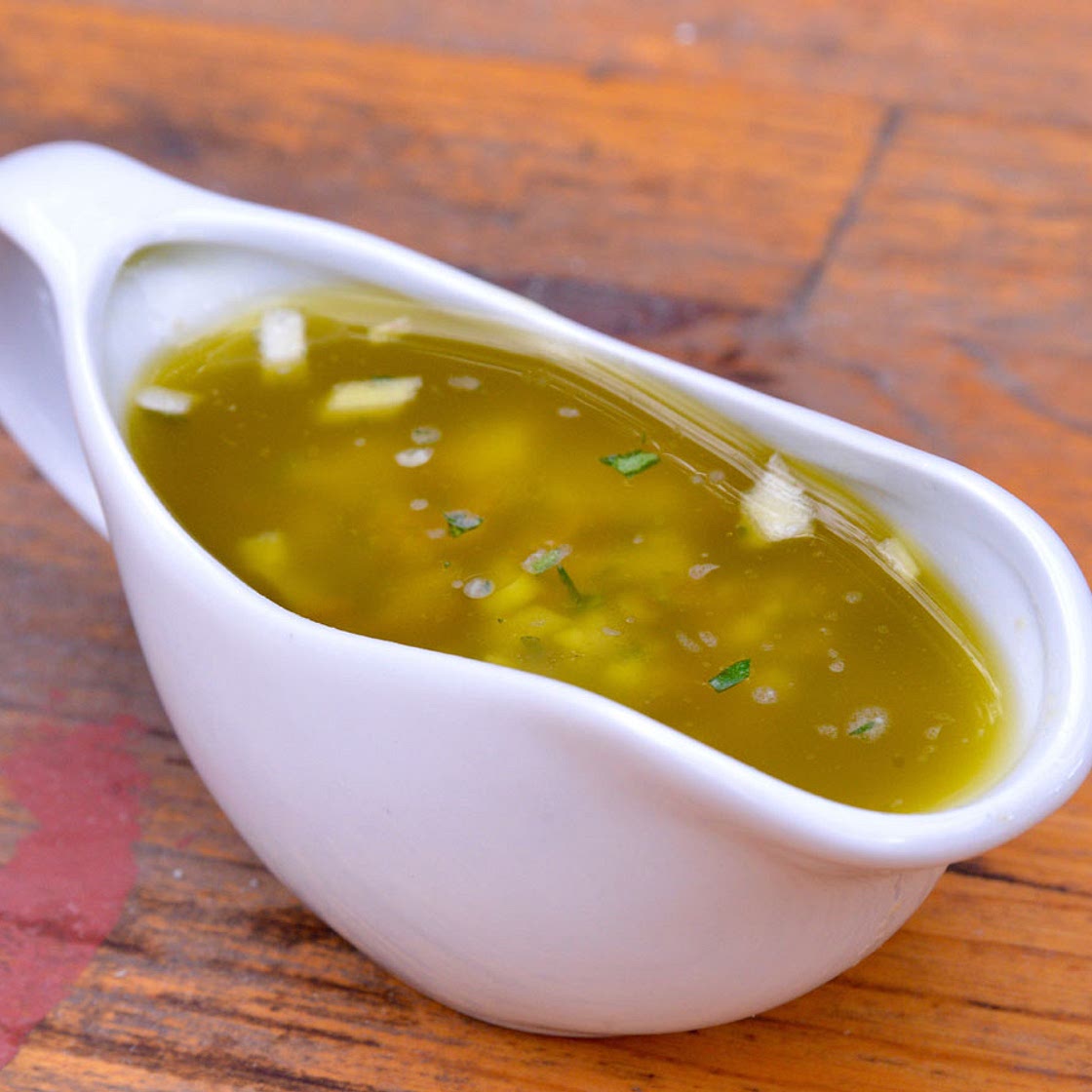 Salsa vinagreta de huevo duro, cebolleta, tomate y perejil