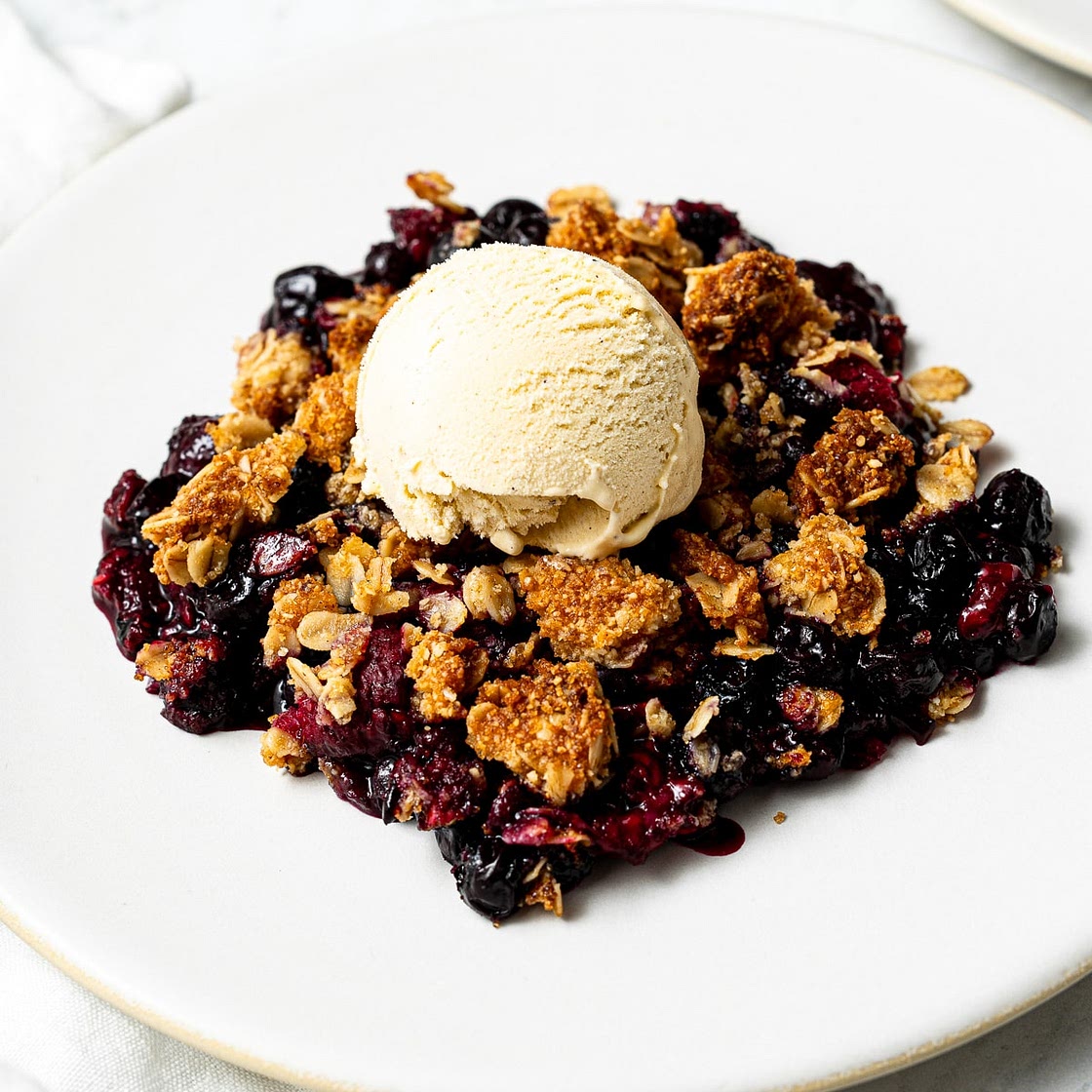 Berry Crisp with Mixed Frozen Berries