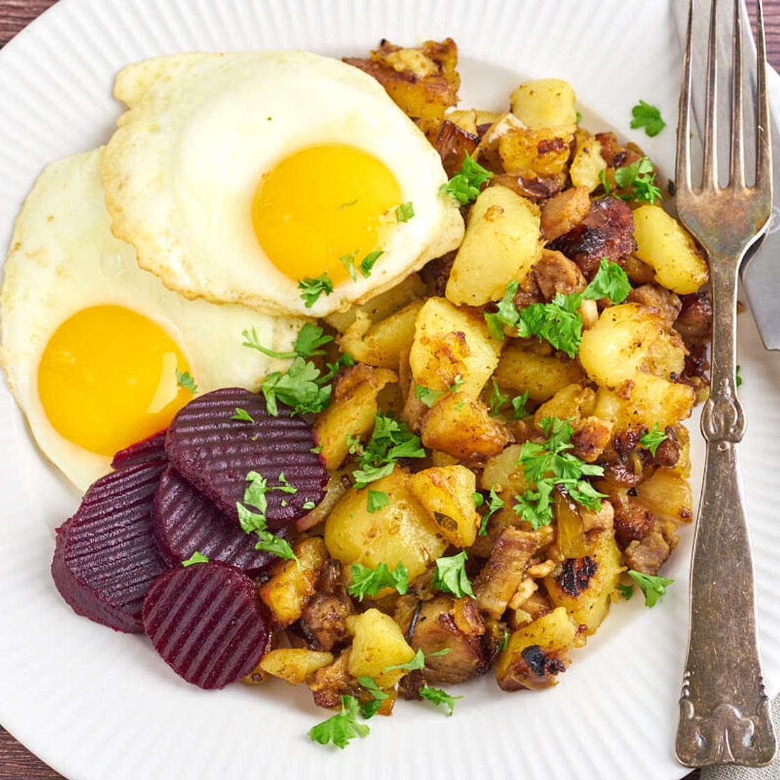 Danish hash (biksemad)