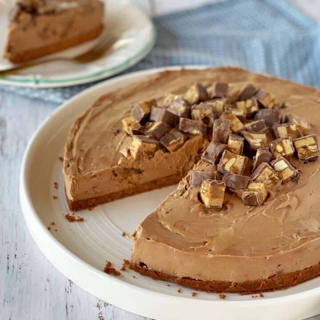 Snickers Cheesecake