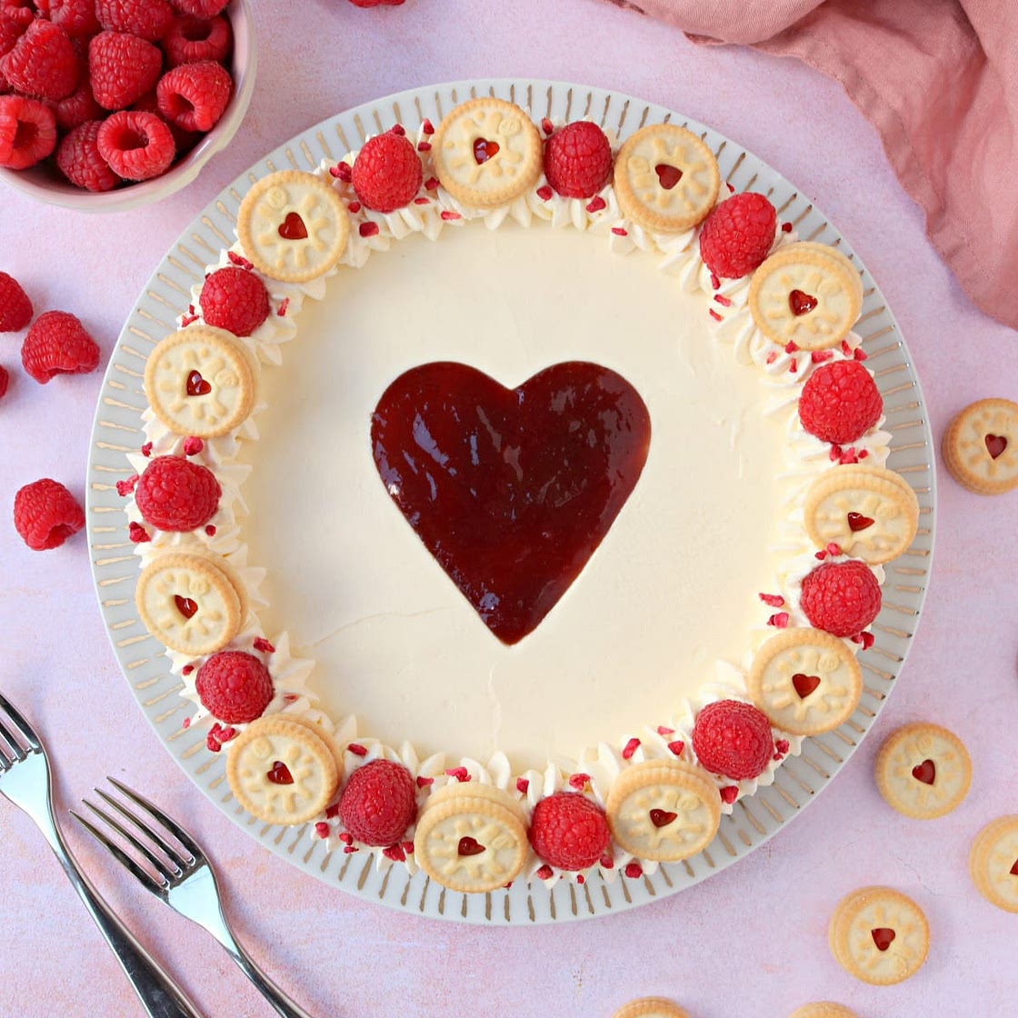 Jammie Dodger Cheesecake (No Bake)