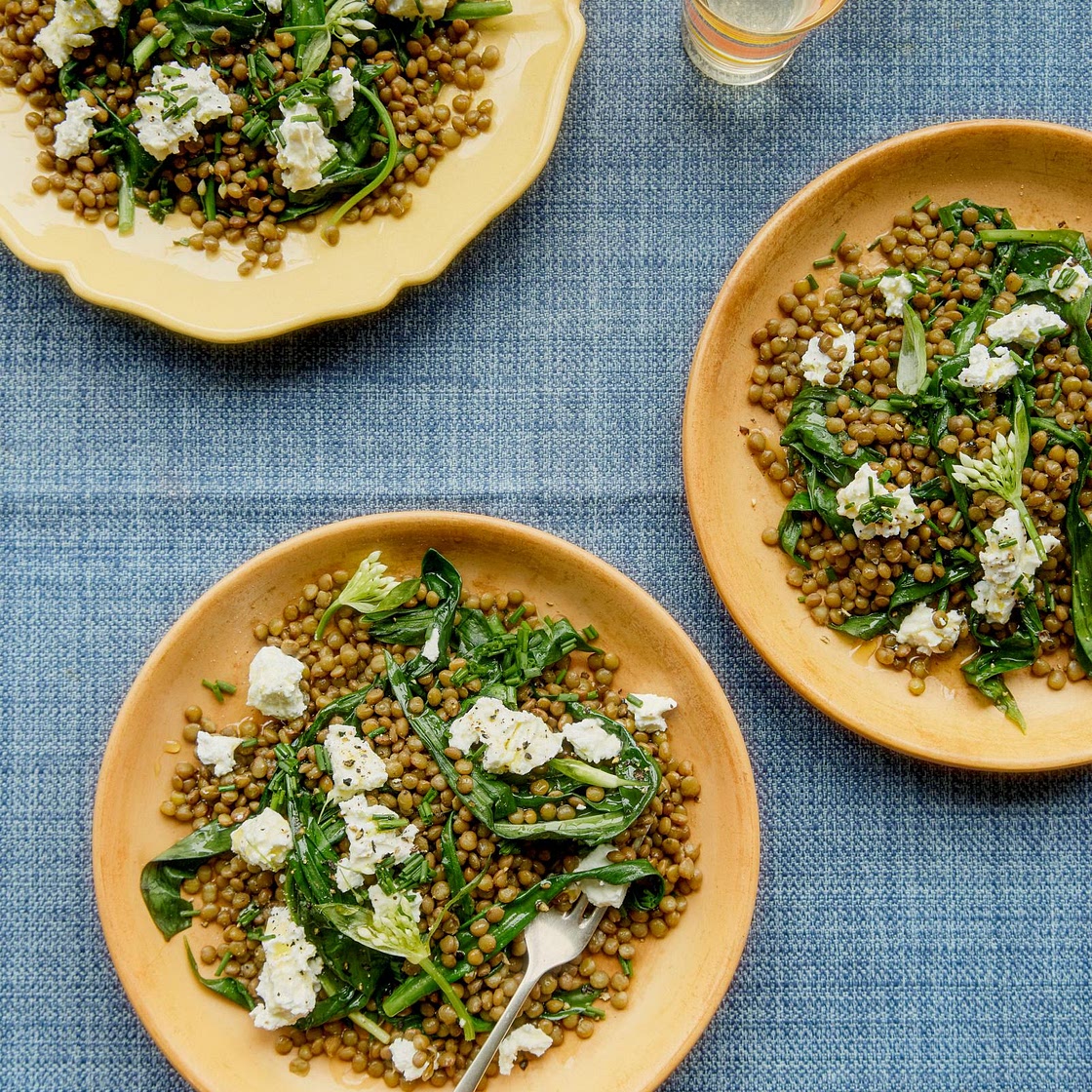 Pardina lentils with wild garlic (or spinach), goat’s cheese and honey