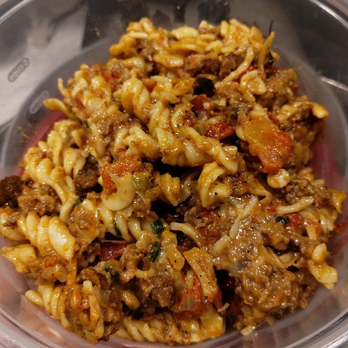 Skinny One Pot Cheeseburger Pasta Skillet