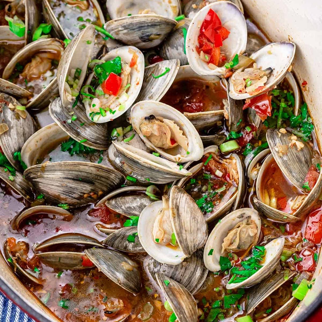 Mediterranean-Style Steamed Clams Recipe